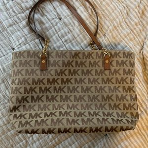 MK tote